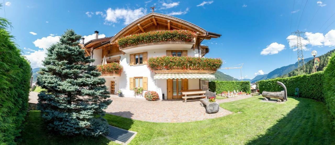 Appartamento Patrizia E Franco Commezzadura Exteriér fotografie